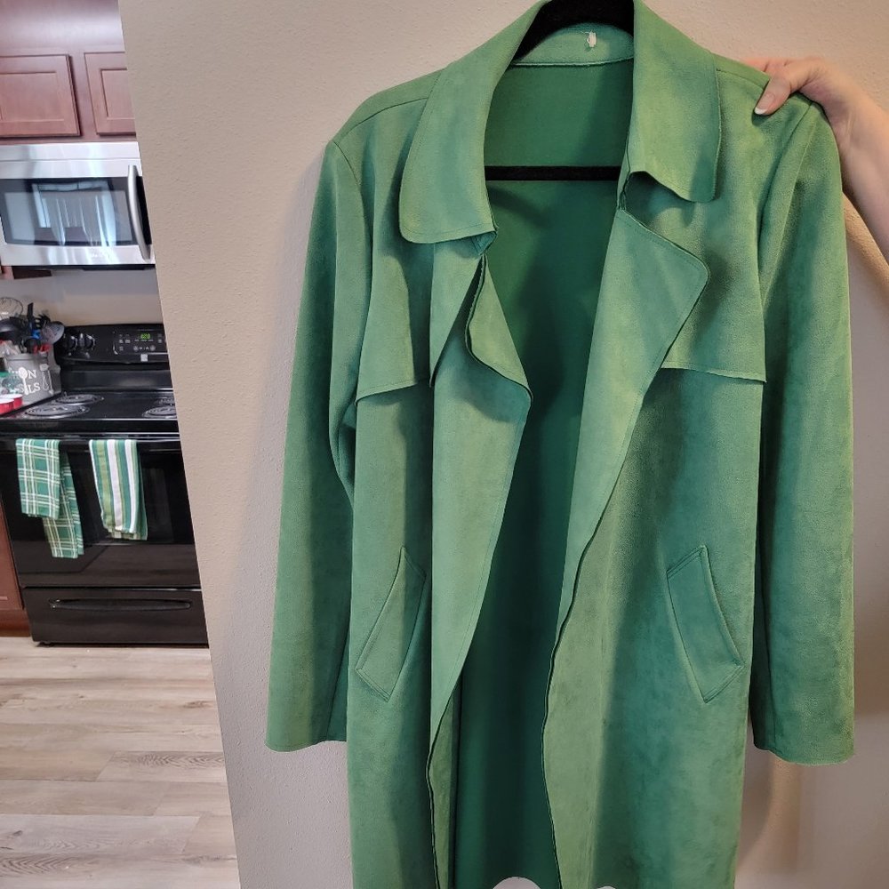 Woman's green trench coat size XL/18